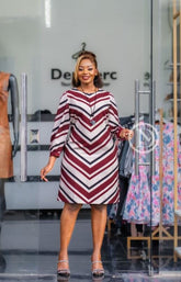 Elegant geometric print shift dress